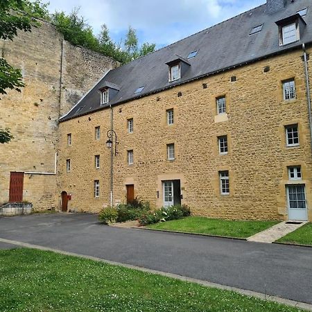 Aux Remparts Du Chateau 세단 외부 사진